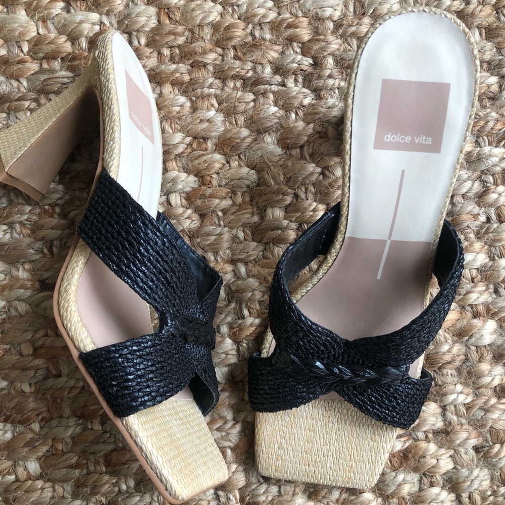 Dolce Vita Nitro Wide Heel in Raffia. Size 7